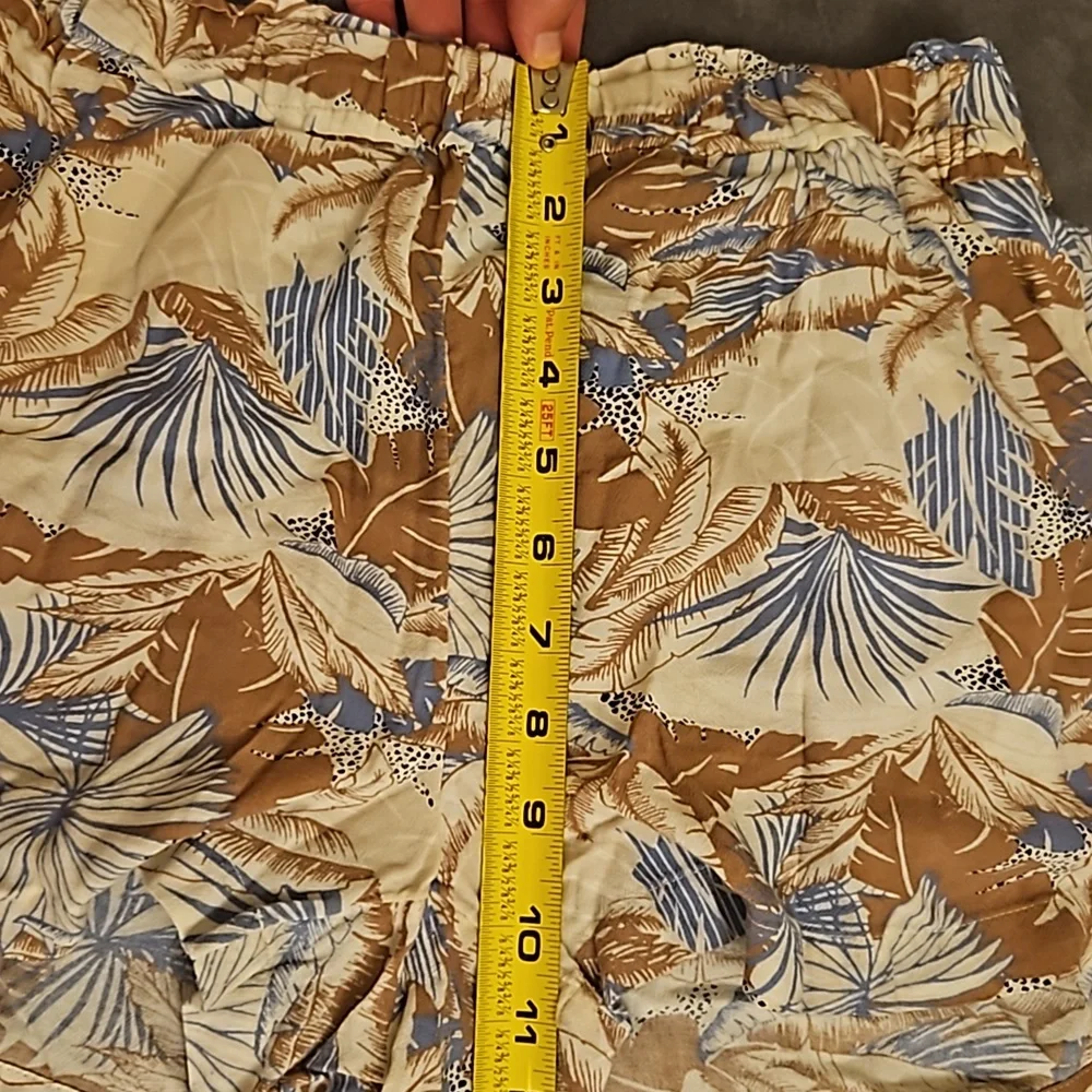 Aerie Woman's High Righ Floral Print Shorts. Sz: S - Picture 5 of 6